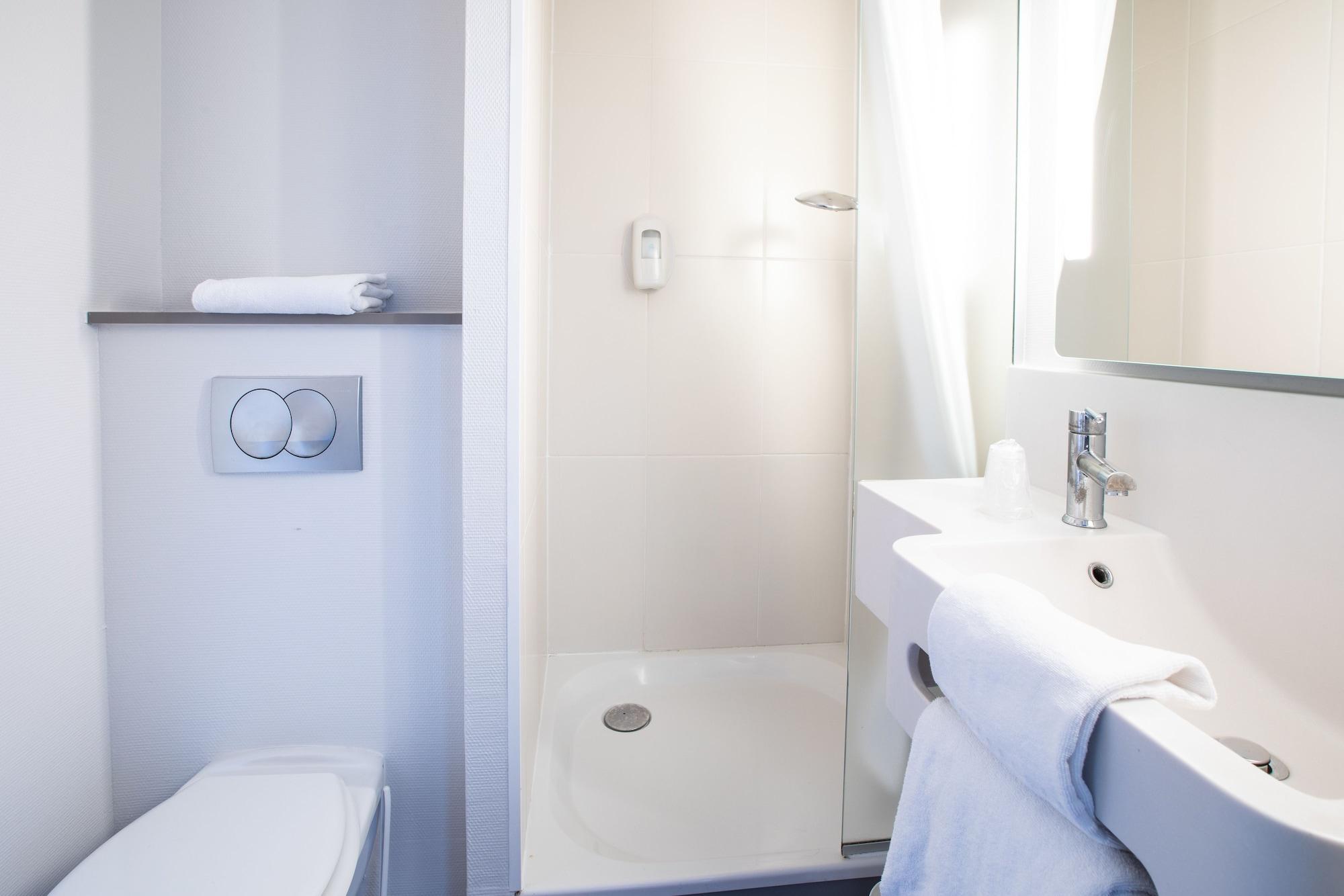B&B Hotel Rennes Ouest Villejean Buitenkant foto