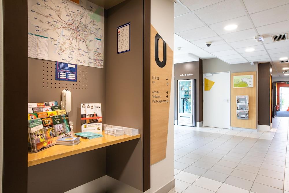 B&B Hotel Rennes Ouest Villejean Buitenkant foto