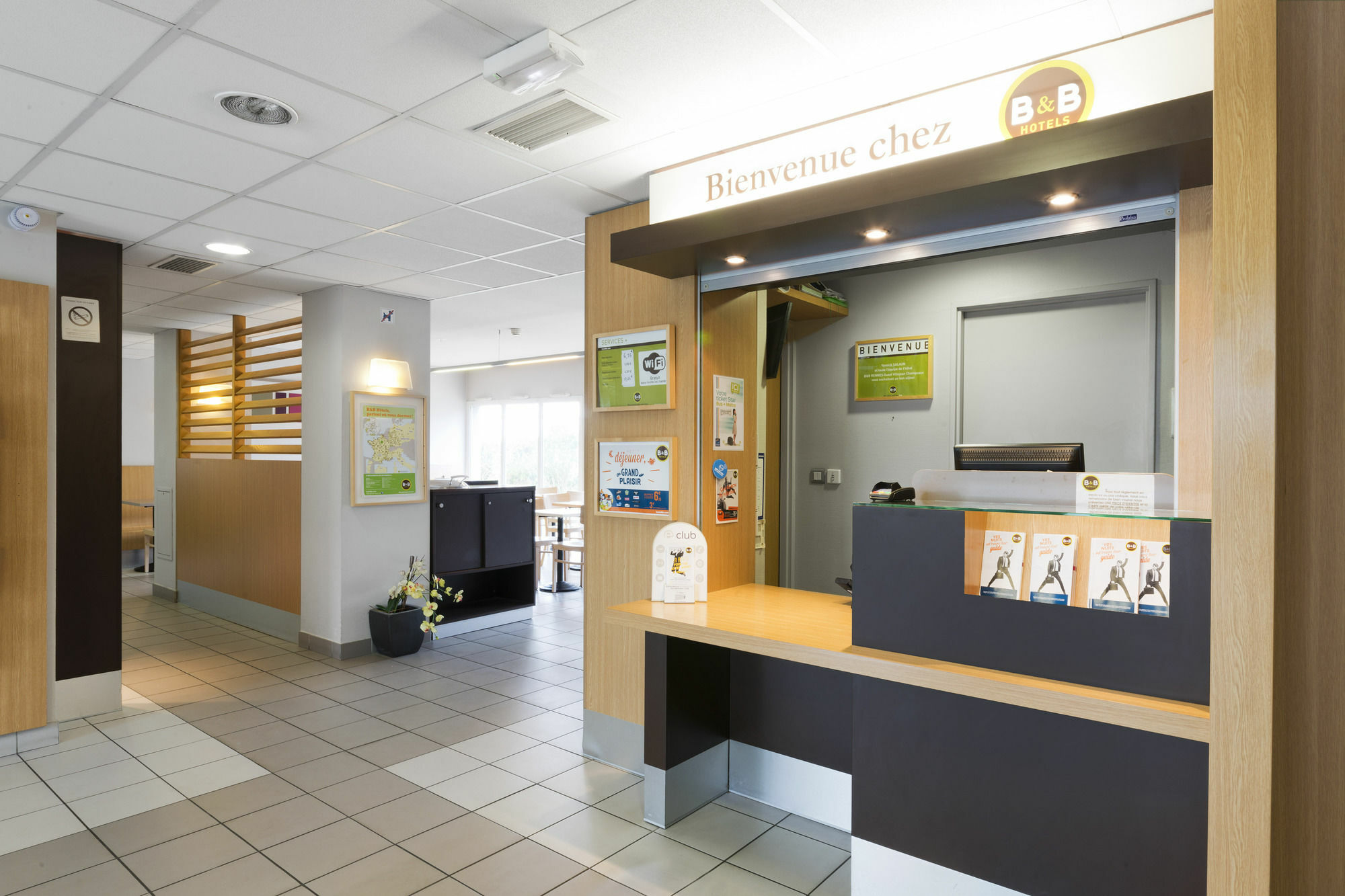 B&B Hotel Rennes Ouest Villejean Buitenkant foto