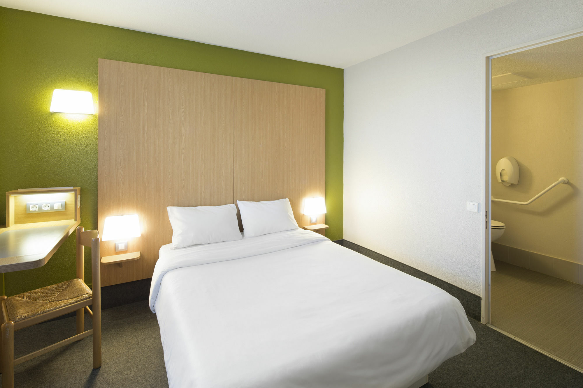 B&B Hotel Rennes Ouest Villejean Buitenkant foto